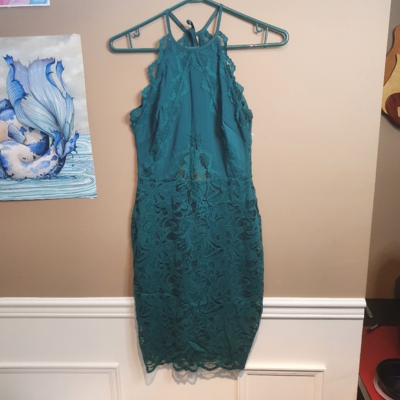 Gorgeous open back green dress - Picture 3 of 5